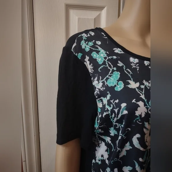 Cato women's size large black and blue floral blouse shirt top - Picture 2 of 5